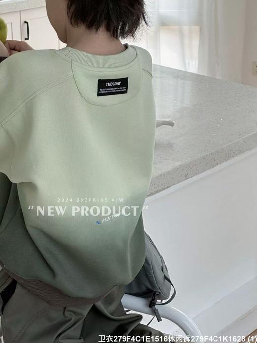 瑕疵【小资范】1516浅绿渐变卫衣-喜出 商品图5