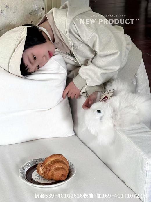 实体299元【小资范】1371米色字母单件外套-喜出 商品图5