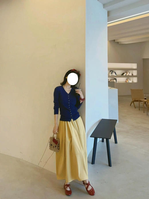 显瘦克莱因蓝打底衫 商品图1