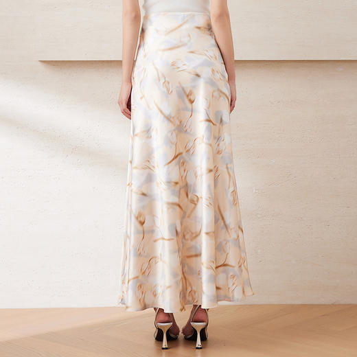 EITIE爱特爱高级感垂坠缎面晕染印花开叉长裙半身裙夏季新款B2506602 商品图4