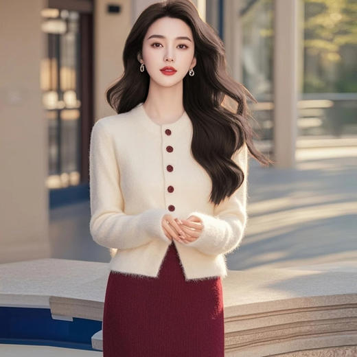 今年流行高级感小香名媛风针织开衫半身裙套装 商品图3
