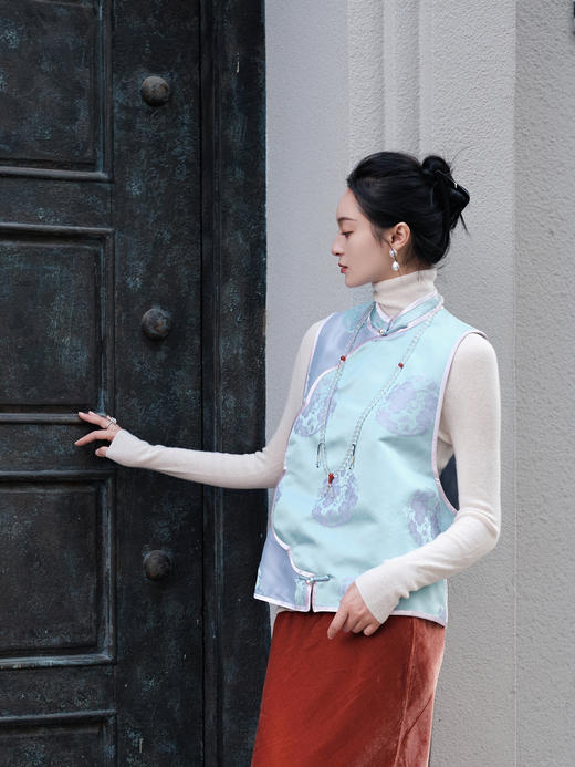 瑕疵|盛唐牡丹 |君子梅团花纹花锦缎马甲[特价品]](特殊商品不退不换) 商品图6