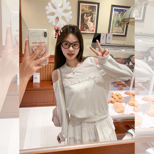 <曾小咸推荐>甜美休闲圆领白花灰露肩卫衣 商品图0