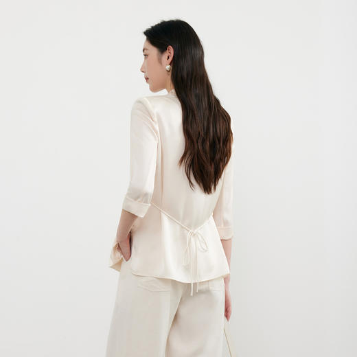 NEELLY纳俪商场同款春新款优雅气质西装外套女缎面设计感收腰上衣N25034W04595 商品图1
