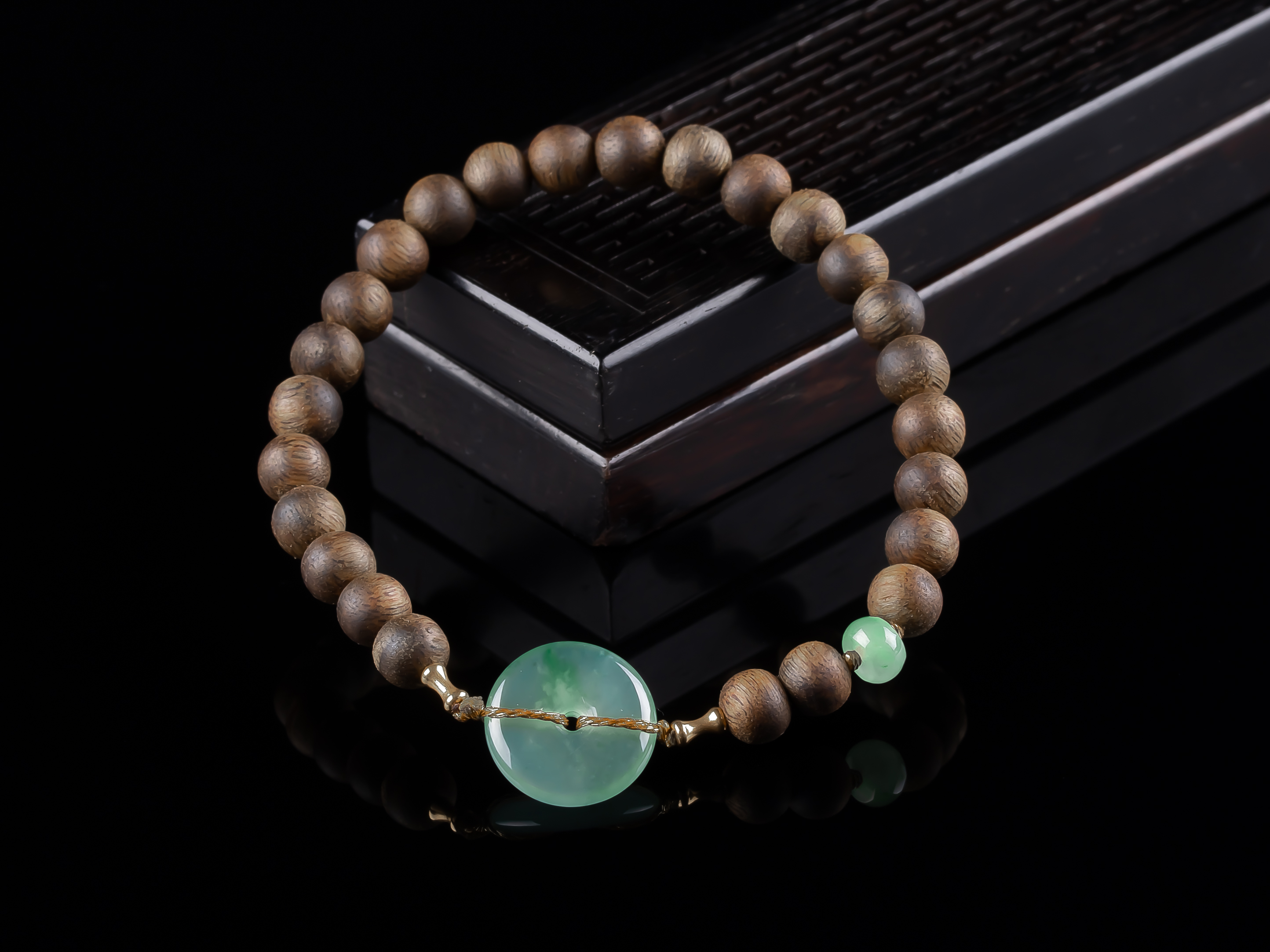 XY0073原创 沉香+冰飘花翡翠平安扣手串