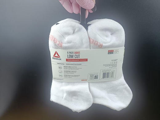 女神节福利，正品锐步低帮毛巾底运动训练袜！
码数适合35-39码
两个配色，一卡六双! 商品图2