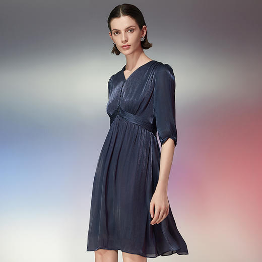 EITIE爱特爱夏季新款V领显瘦高腰气质连衣裙7807504 商品图1