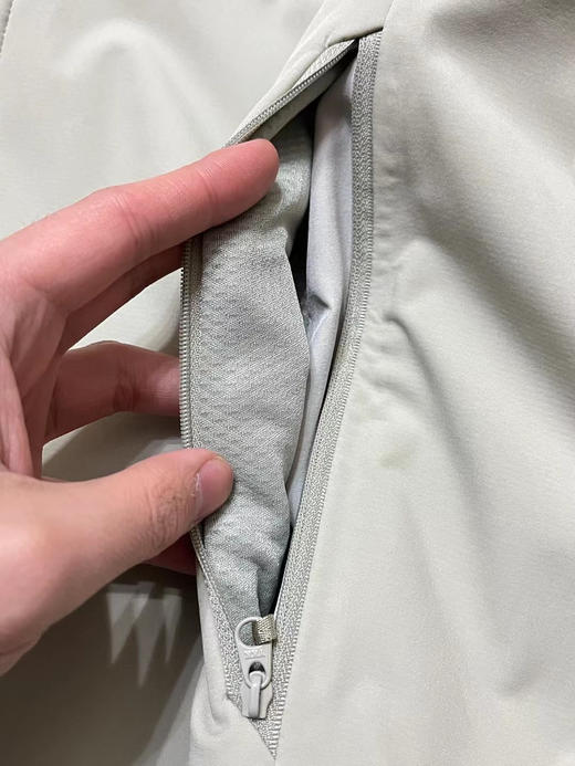 原单正品始祖鸟软壳冲锋衣，孤品190码。原价400美刀。 商品图2