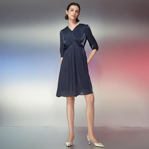 EITIE爱特爱夏季新款V领显瘦高腰气质连衣裙7807504 商品图3