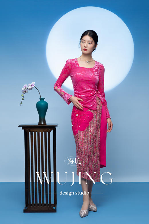 3205210 瑰意玫粉 进口弹力烧花丝绒上衣 雾境 商品图2