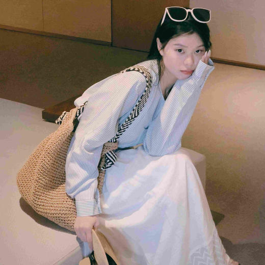 顺丰包邮洛诗琳14903春季新款条纹印花气质绑带收腰真丝上衣1026 商品图3