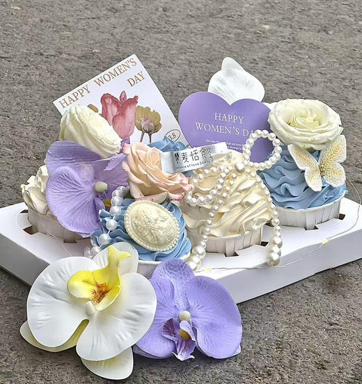 女神节纸杯蛋糕（鲜花和插件随机） 商品图0
