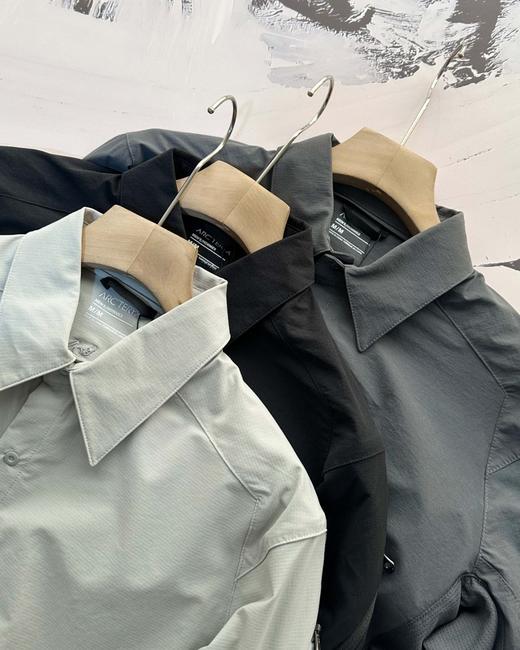 点此购买 始祖鸟春秋季男士休闲纯色轻薄长袖衬衫 jj 311093 商品图7