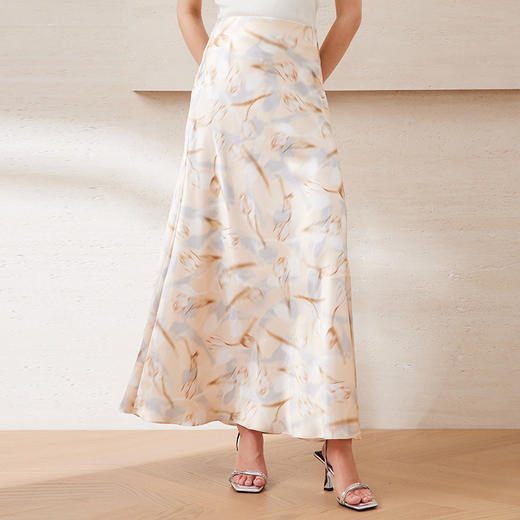 EITIE爱特爱高级感垂坠缎面晕染印花开叉长裙半身裙夏季新款B2506602 商品图3