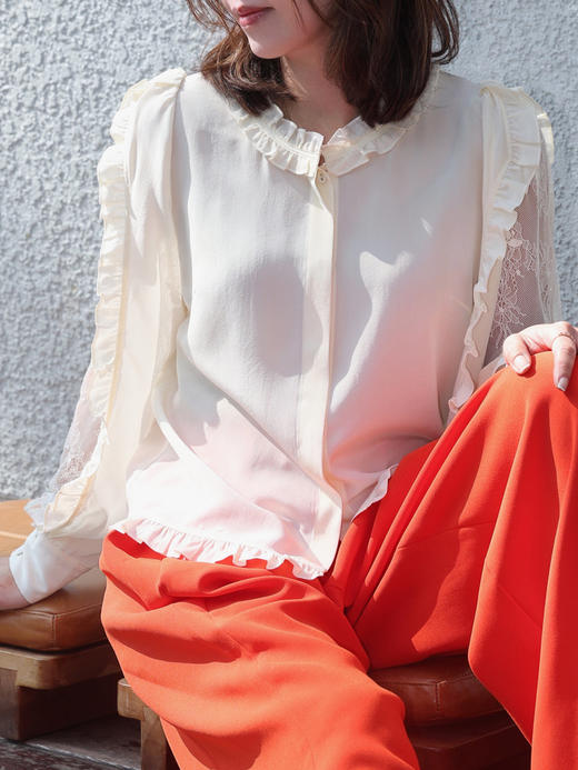 TYNVIE 蕾丝袖荷叶边真丝衬衫 - 白色 商品图2