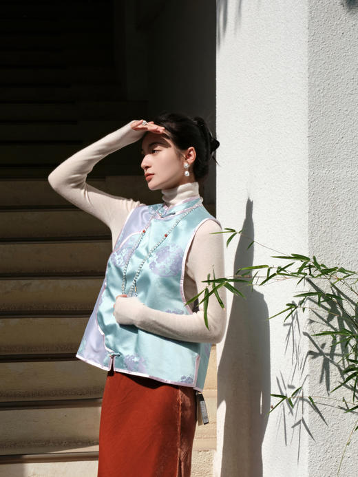 瑕疵|盛唐牡丹 |君子梅团花纹花锦缎马甲[特价品]](特殊商品不退不换) 商品图7