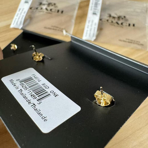 女神节 爆款 2025新春爆款 原单正品Coach/蔻驰 签名珐琅 Rondell 耳钉超帅 超百搭。黑白两色 商品图10