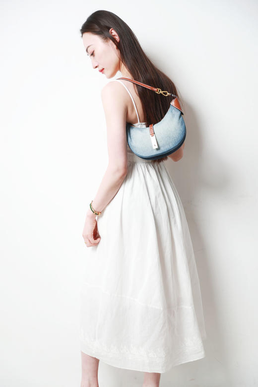 月牙丹宁包，出口日本喔。羊皮+牛皮拼接の拉链闭合单肩包C030560 商品图9