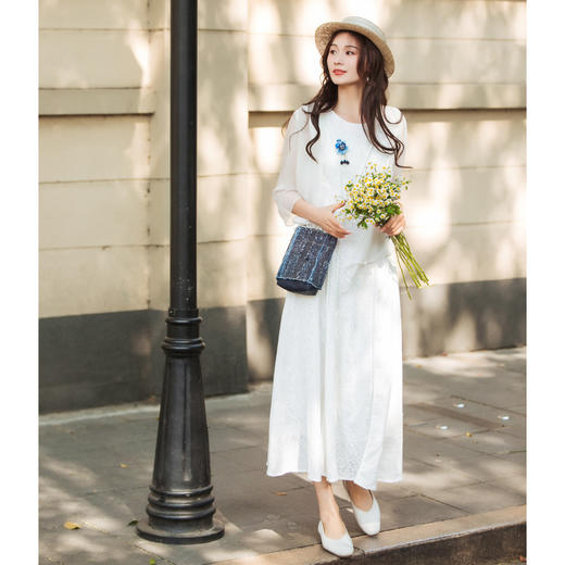 【林栖设计小店】【送蓝花胸针】2025年春夏新品传统无袖连衣裙1942021 商品图3