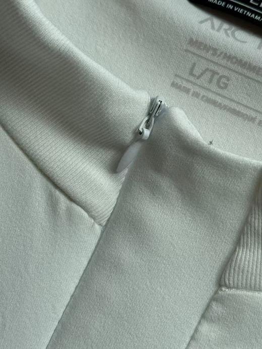 点此购买 始祖鸟春秋季男士刺绣版休闲运动半拉链打底衫 cp 311076 商品图10