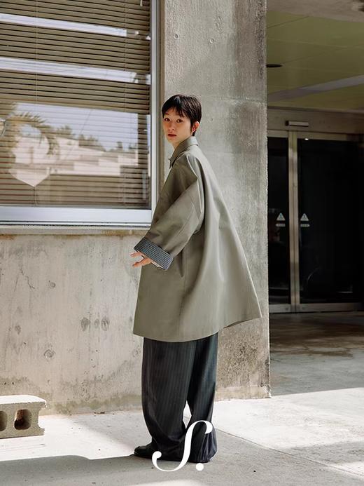 shyshystill/shy2024110002/麦绿色清新复古风格宽松中长款简约廓形风衣 商品图1