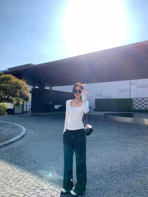 【99元任选2件】现货秒杀！卖完不补 ！微信补 ！微信粉丝打折价！！方领修身打底衫 商品图5