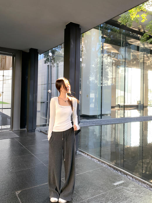 【99元任选2件】现货秒杀！卖完不补 ！微信补 ！微信粉丝打折价！！方领修身打底衫 商品图7