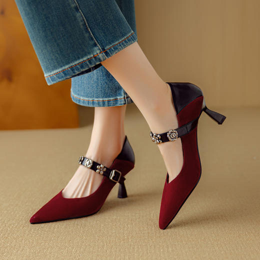 【预售5天】复古磨砂真皮一字带V口玛丽珍女鞋春秋新款尖头高跟浅口单鞋DB&M6218 商品图0
