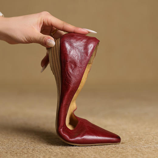 【预售5天】简约复古柔软通勤水洗头层羊皮尖头V口单鞋百搭小皮鞋HB&7795 商品图1