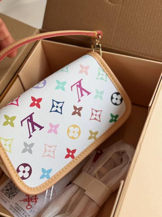 D030634白三彩可拆卸手柄圆润翻盖小号法棍包 商品图14