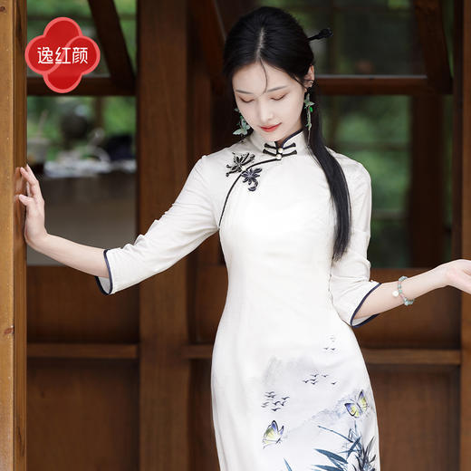 上海逸红颜筠蝶2025年春装新品醋酸针织手绘竹蝶图中袖旗袍 商品图0