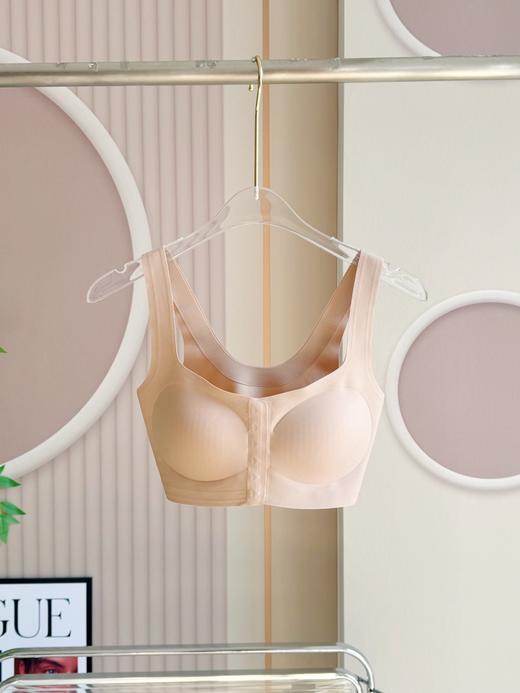 点此购买 华歌尔前开扣氧气小奶皮文胸 艾 311212 商品图1