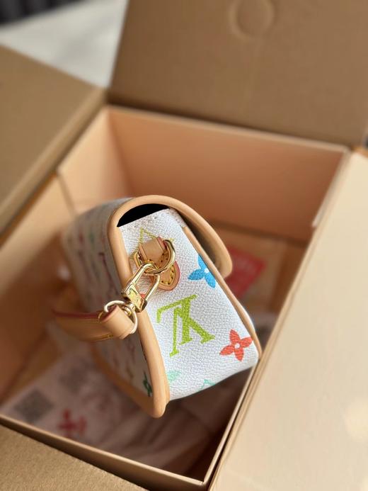 D030634白三彩可拆卸手柄圆润翻盖小号法棍包 商品图10