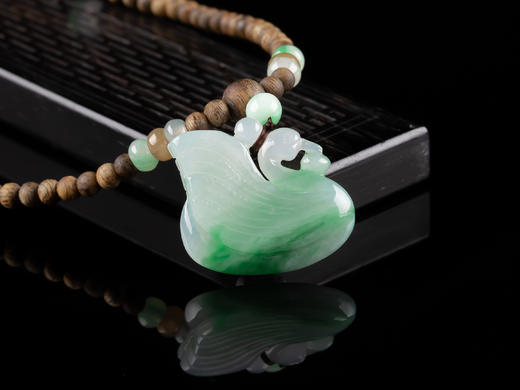 XY0108原创沉香+翡翠飘色天鹅挂件 商品图3