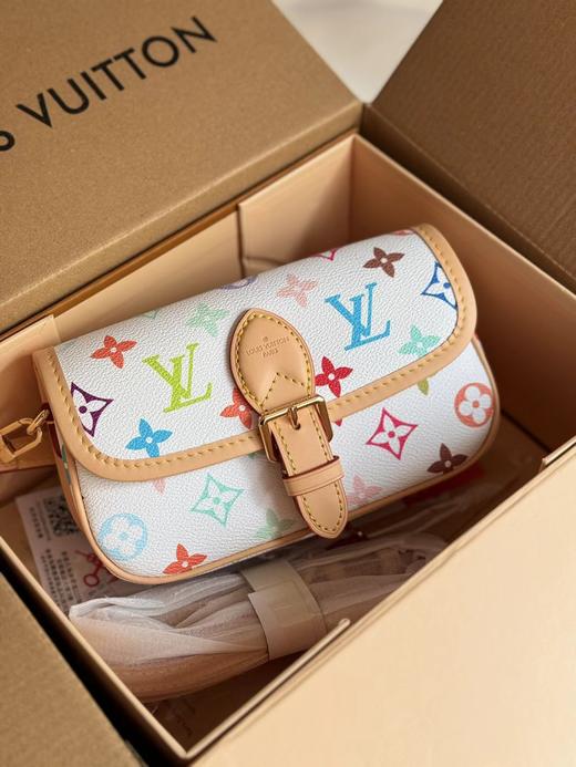 D030634白三彩可拆卸手柄圆润翻盖小号法棍包 商品图7