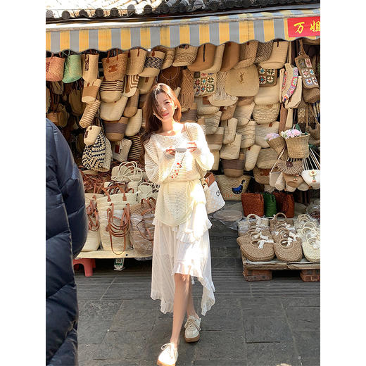 <曾小咸推荐>设计感白色不规则高腰A字半身裙 商品图2