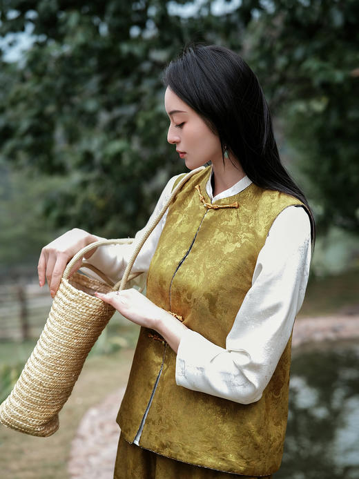 盛唐牡丹| 新禾绿丝毛双面穿马甲 商品图1