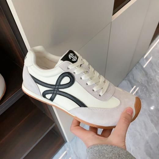 纪华菲 宽头舒适活泼跳色德训鞋 商品图6