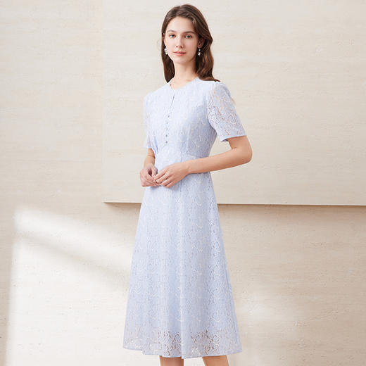 EITIE爱特爱浅蓝色丝绒绣花重工蕾丝收腰显瘦连衣裙2025夏季新款B2507630 商品图3