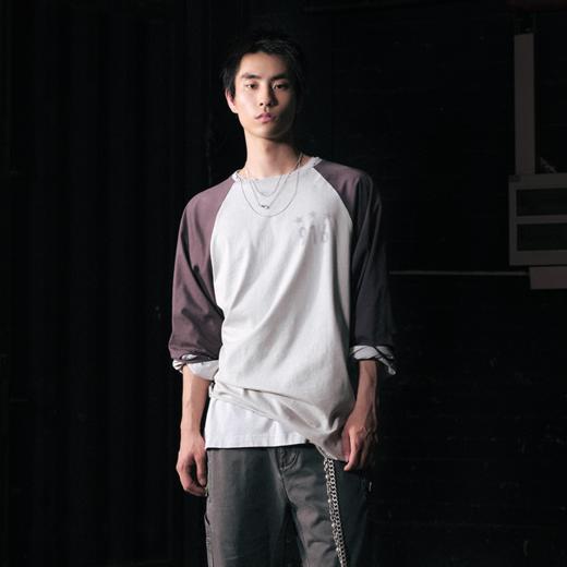 GOODBAI 916 星星logo印花同色系撞色插肩袖破坏中袖T恤 商品图0