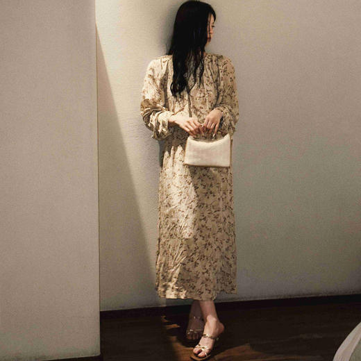 顺丰包邮洛诗琳15754春季新款气质人丝清新印花抽褶连衣裙女50748 商品图3