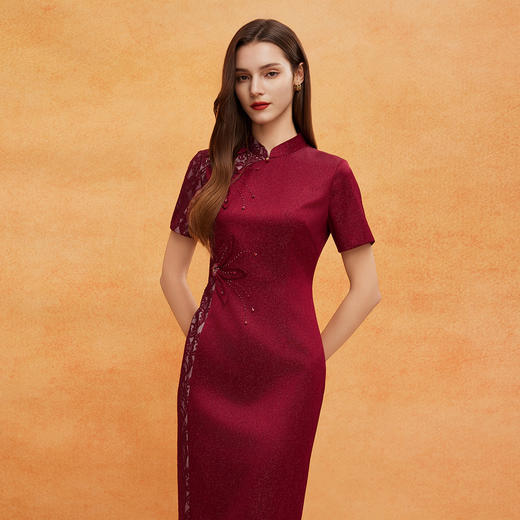 QF805斯尔丽2025新款喜妈妈商场同款宴会改良拼接蕾丝旗袍烫钻连衣裙 商品图2