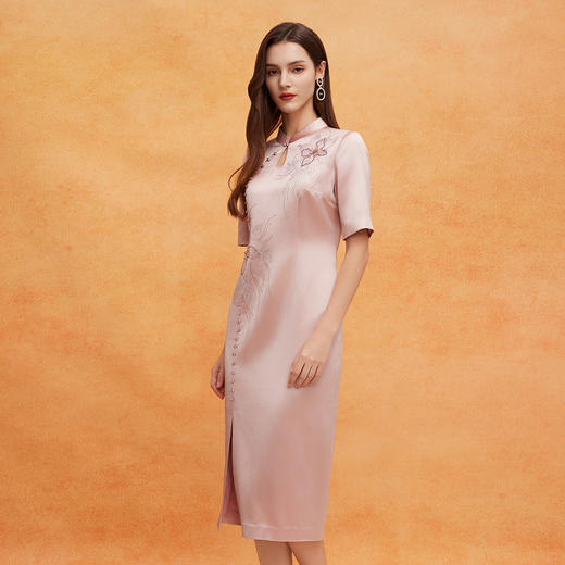 QF806斯尔丽25新款喜妈妈商场同款宴会改良旗袍烫钻手工钉绣修身连衣裙 商品图2