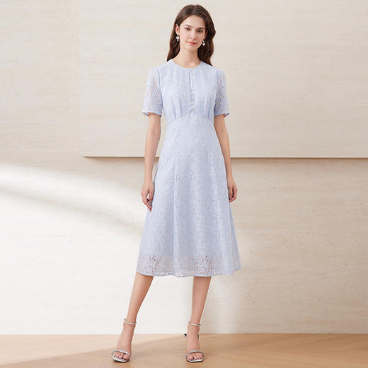 EITIE爱特爱浅蓝色丝绒绣花重工蕾丝收腰显瘦连衣裙2025夏季新款B2507630 商品图1