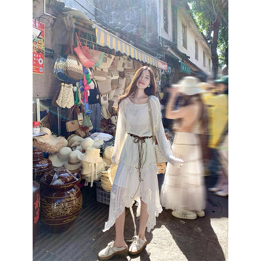 <曾小咸推荐>慵懒宽松套头杏色镂空针织罩衫【预售3-15天发货】 商品图4