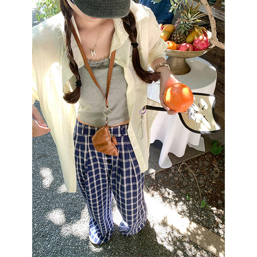 <曾小咸推荐>百搭衬衫灰色背心格子休闲裤 商品图3