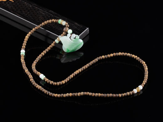 XY0108原创沉香+翡翠飘色天鹅挂件 商品图0