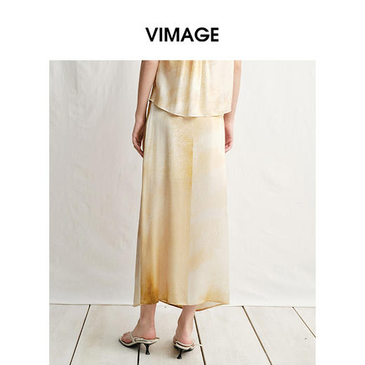 VIMAGE纬漫纪气质显瘦晕染印花过膝开叉半身裙2025夏季新款V2306911 商品图4