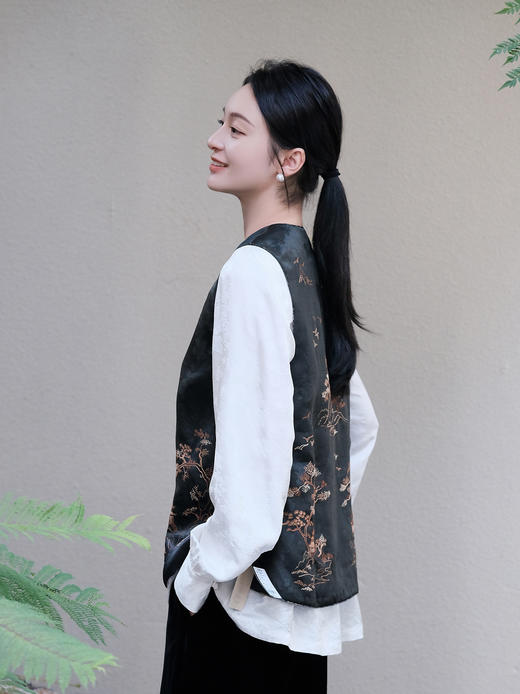 盛唐牡丹| 世外桃源香云纱手绣马甲(限量款-售完不补) 商品图4