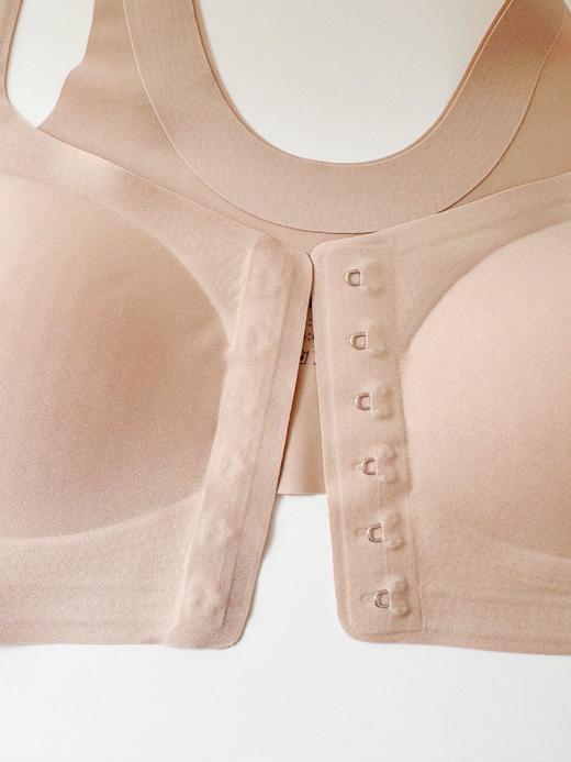 点此购买 华歌尔前开扣氧气小奶皮文胸 艾 311212 商品图14